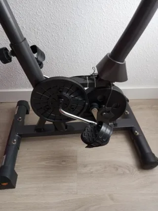 Bicicleta estática - Le falta carcasa.