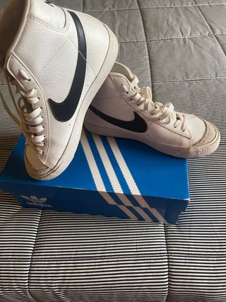 Tenis Nike Blancos y Negros