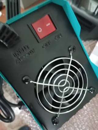 MÁQUINA PARA SOLDAR INVERTER.