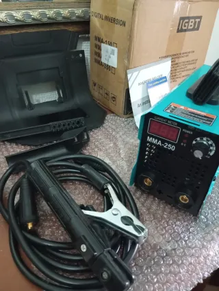 MÁQUINA PARA SOLDAR INVERTER.