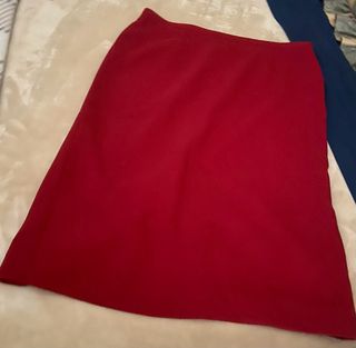 Falda recta roja