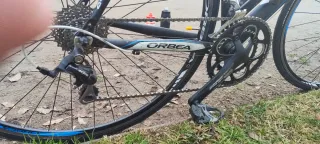 Bicicleta Carretera Orbea Negra y Azul