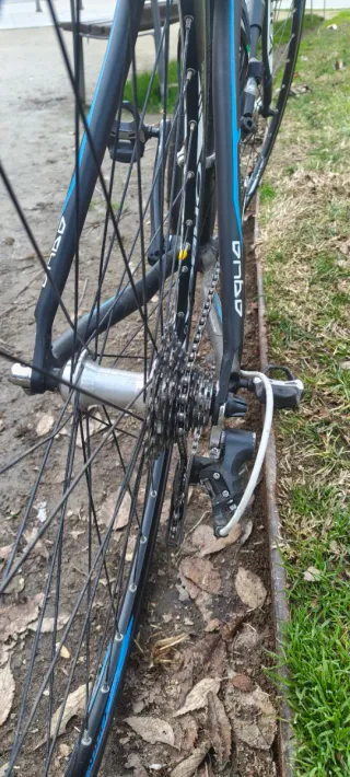 Bicicleta Carretera Orbea Negra y Azul