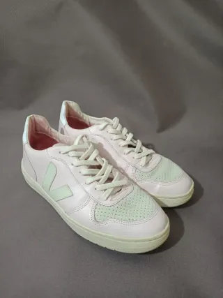 Zapatillas Veja rosas y beige  De calidad
