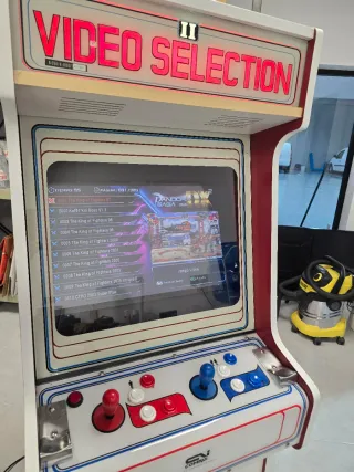 Máquina Arcade COMAVI restaurada