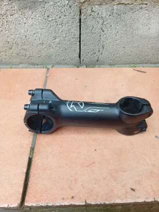 Potencia de bicicleta negra