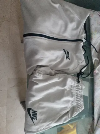 Conjunto Nike S Beige