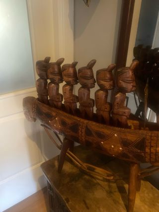 Figura de madera africana tallada