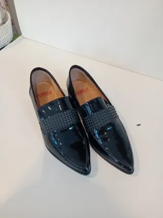 Zapatos de piel negros punta tacón bajo T.36