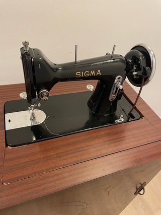 Máquina de coser Sigma negra