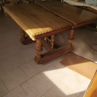 Mesa de comedor antigua de madera de nogal restaur