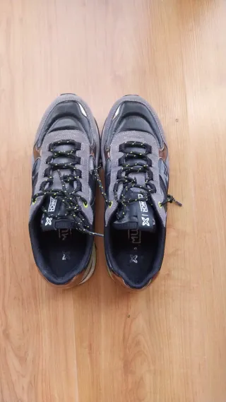 Deportivas Munich Talla 39 con caja original