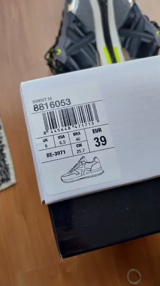 Deportivas Munich Talla 39 con caja original