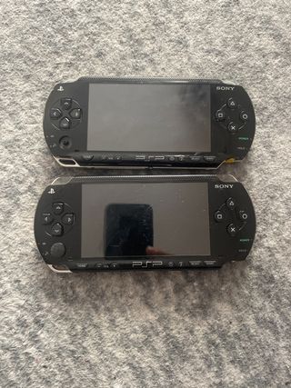 2 PSP Sony Negras con juegos y cargador