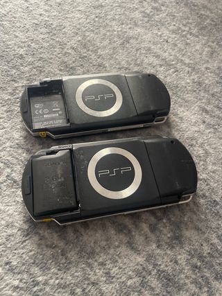 2 PSP Sony Negras con juegos y cargador