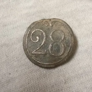 Botón militar antiguo 28