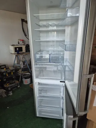 Nevera Bosch mod KGN39XI4  400l 200 cm