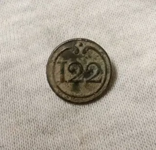 Botón militar antiguo 122