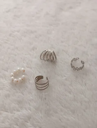 Pack de joyitas y relojes varios.