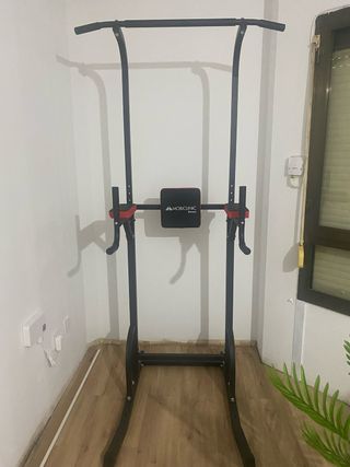 Estación de dominadas y fondos