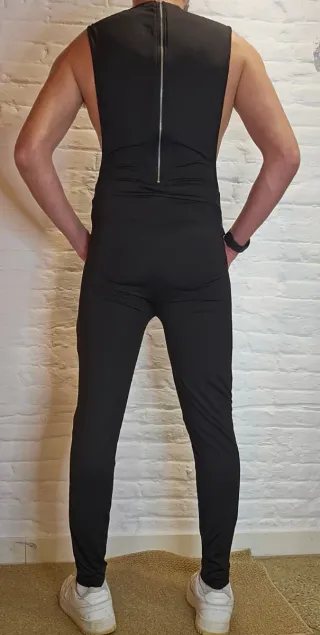 Mono largo sin mangas