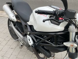 Ducati Monster 696