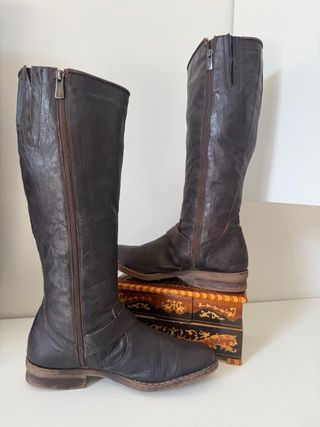 Stivali alti in vera pelle marrone