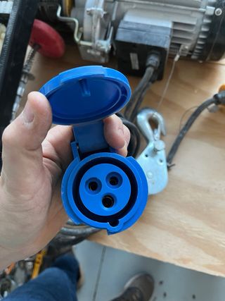 Enchufe Industrial Rojo 220/380V