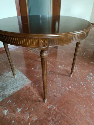 Mesa redonda ampliable de madera