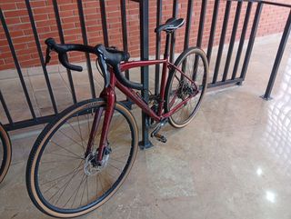 Bicicleta Gravel Kross Roja