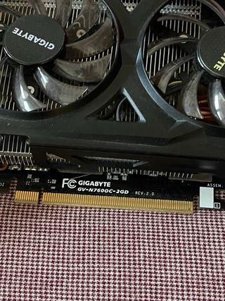 Tarjeta gráfica Gigabyte GTX 760 OC 2GB Windforce