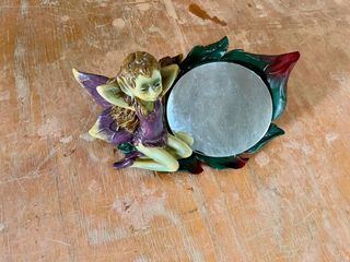 Ninfa con espejo decorativo