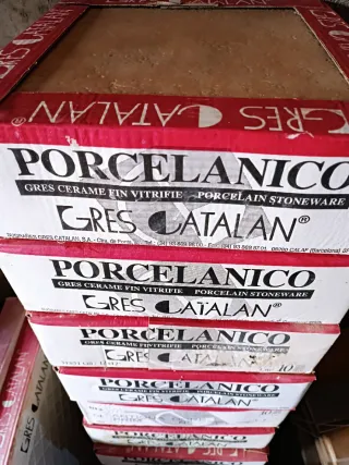 2 cajas de Baldosas porcelánicas Gres Catalán 180€