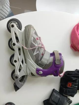 Patines en línea con protecciones