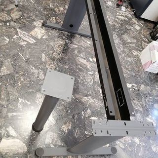 N.1 Scrivania modulare per ufficio