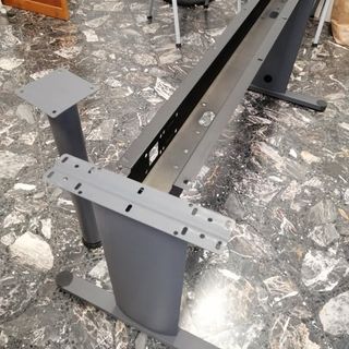 N.1 Scrivania modulare per ufficio