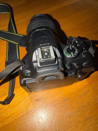 Cámara Nikon D5200 + Lente 18-55mm