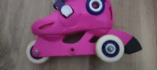 Patines en linea infantiles rosas y morados.