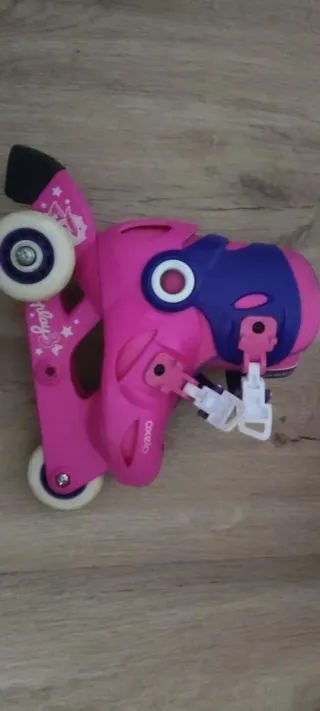 Patines en linea infantiles rosas y morados.