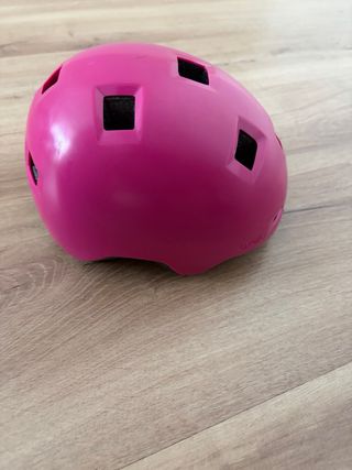 Patines en linea rosas y morados mas casco.