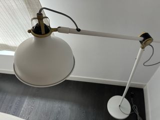 Lámpara de pie/lectura Ikea Ranarp blanca
