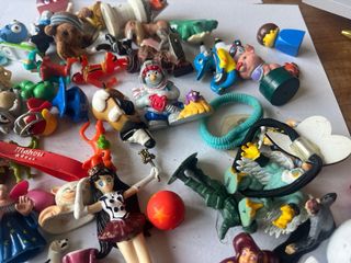 Lote de muñecos variados