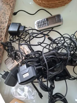 Lote 15 Móviles Motorola y Nokia