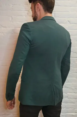 Americana Zara Verde, corte ajustado y pequeño