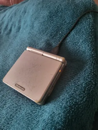 Nintendo Game Boy Advance SP Plata
