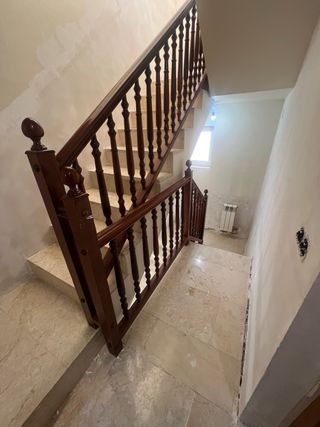 URGE VENDER Barandilla de madera