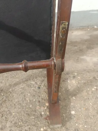 Butaca antigua madera y polipiel