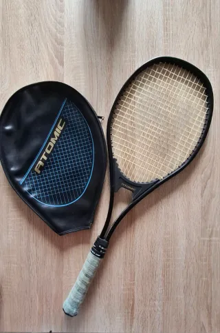 Raqueta de tenis ATOMIC con funda