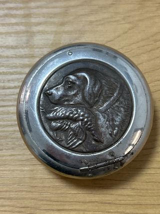 Antigua caja perro metal vintage 1940