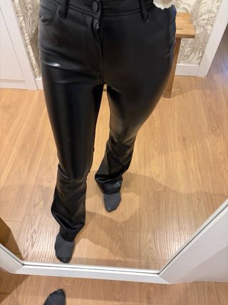 Pantalón cuero acampanado High Spirit T.34